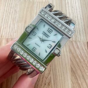 Embassy by Gruen ladies rectangular silver tone cuff bracelet watch NEW BATTERY